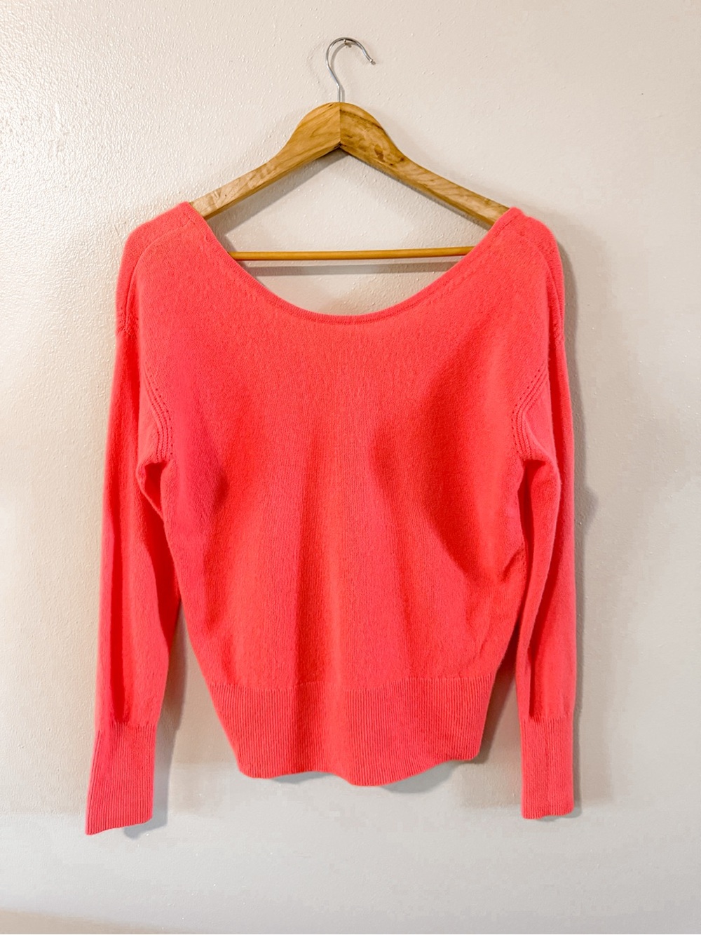 White + Warren | Cashmere Coral Crewneck Open Back Sweater | XS | Coral